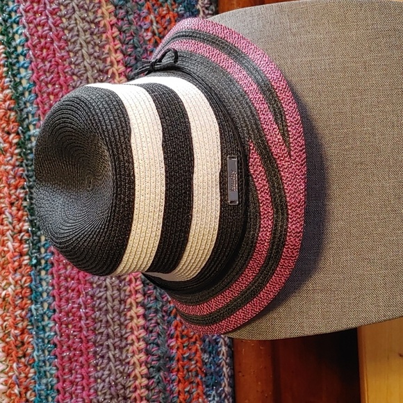 💚WOMEN'S LAUNDRY BY SHELLI SEGAL HAT - Picture 3 of 6